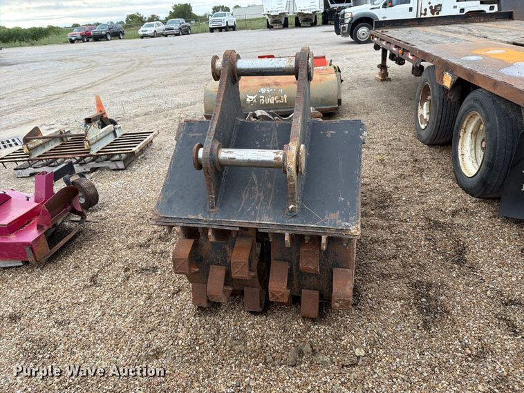 image for item EP7880 Excavator roller bucket