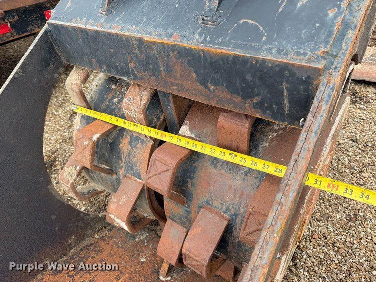 image for item EP7880 Excavator roller bucket