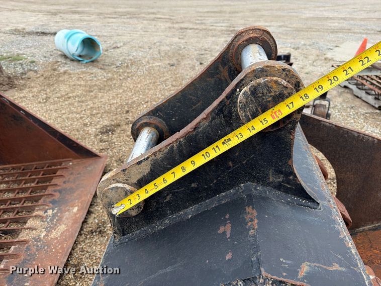 image for item EP7880 Excavator roller bucket