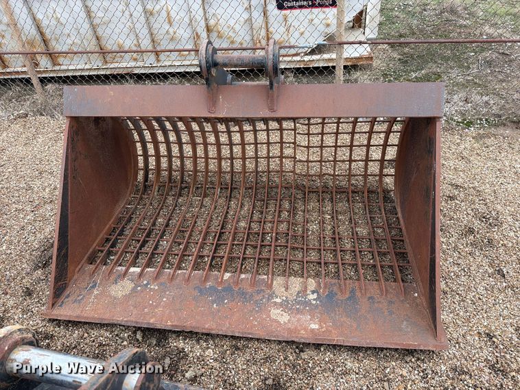 image for item EP7882 Excavator rock bucket