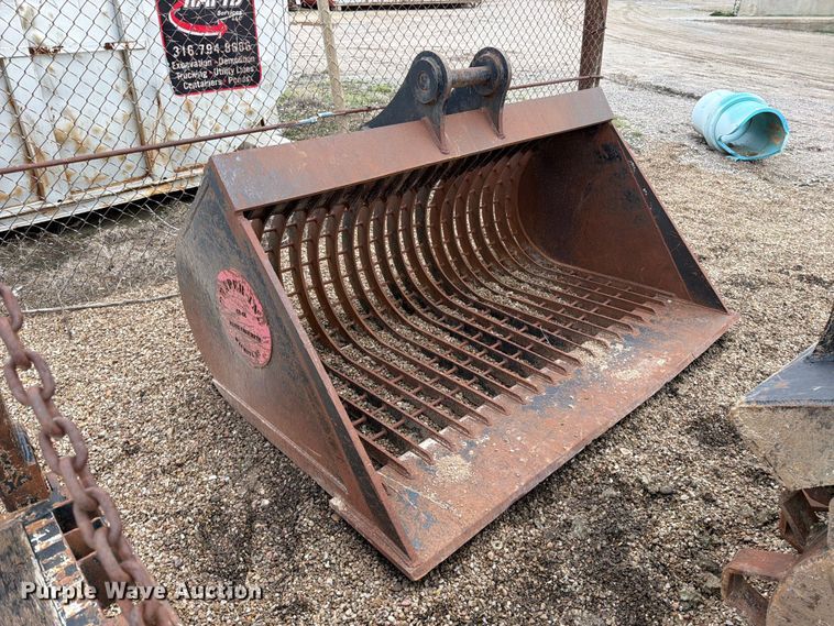 image for item EP7882 Excavator rock bucket