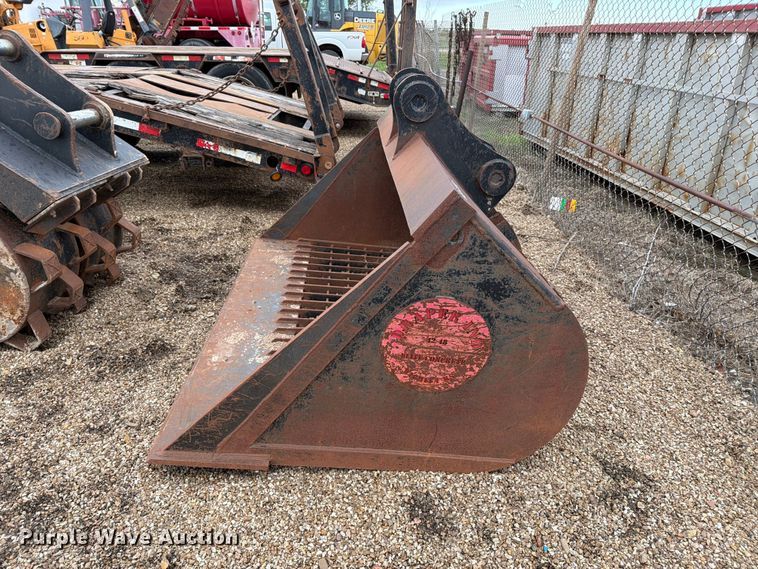 image for item EP7882 Excavator rock bucket