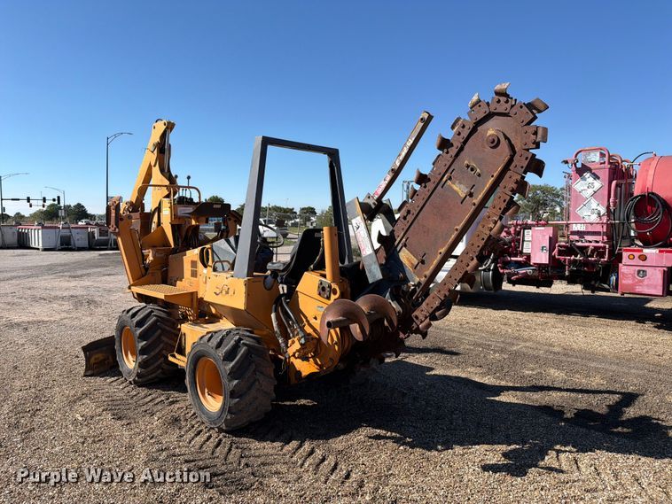 image for item EP7885 2000 Case 560 trencher