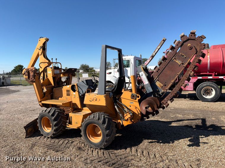 image for item EP7885 2000 Case 560 trencher