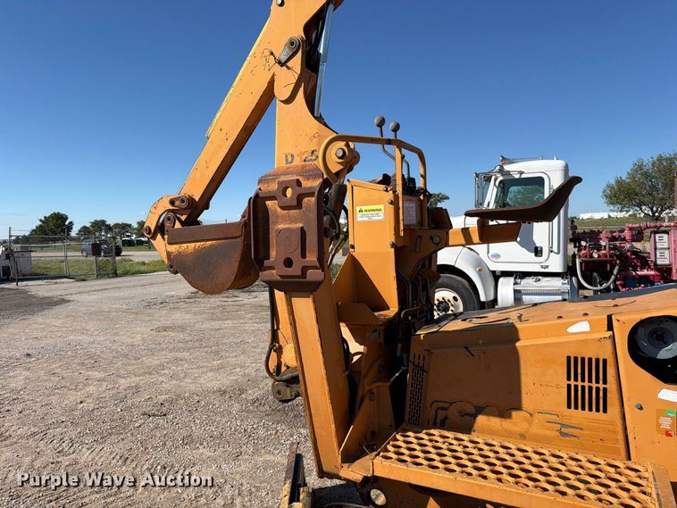 image for item EP7885 2000 Case 560 trencher