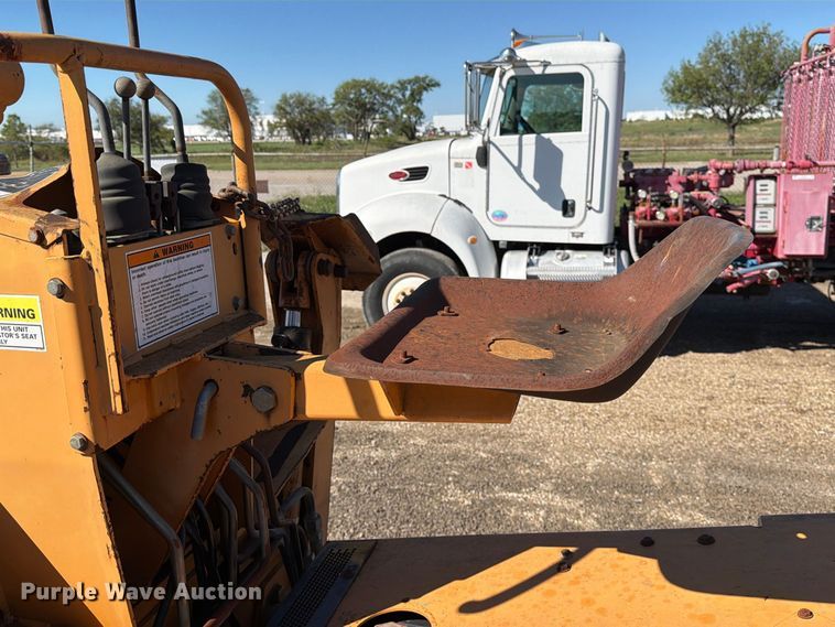 image for item EP7885 2000 Case 560 trencher