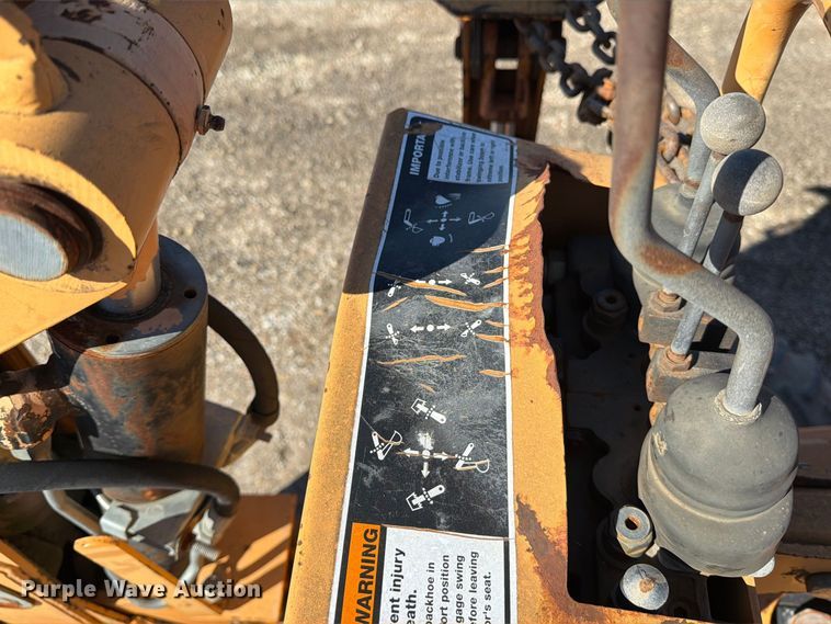 image for item EP7885 2000 Case 560 trencher