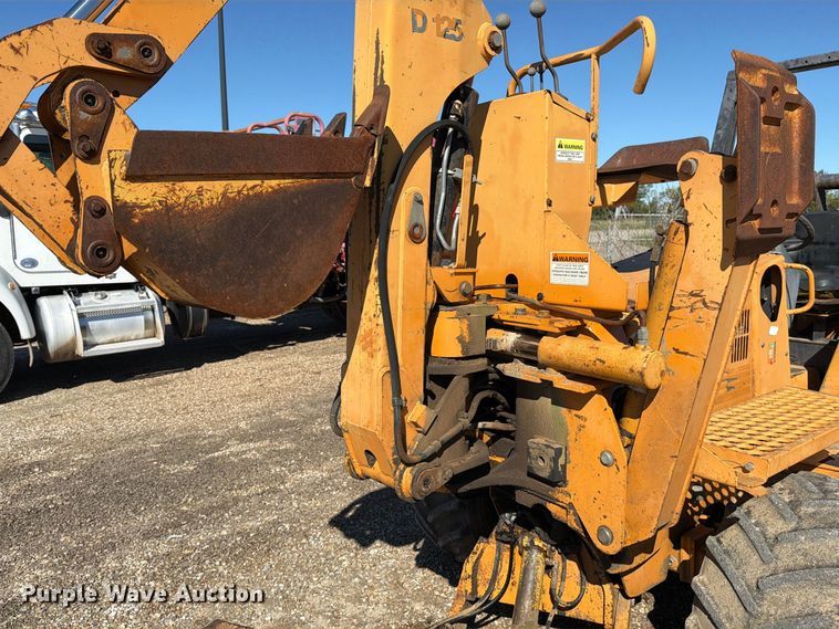 image for item EP7885 2000 Case 560 trencher