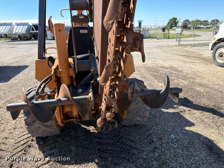 image for item EP7885 2000 Case 560 trencher