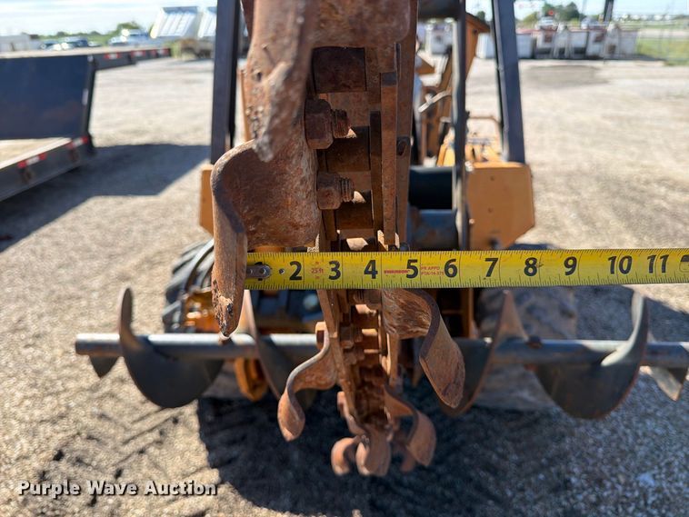 image for item EP7885 2000 Case 560 trencher