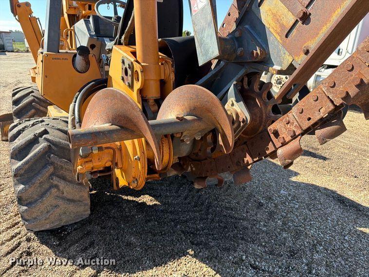 image for item EP7885 2000 Case 560 trencher