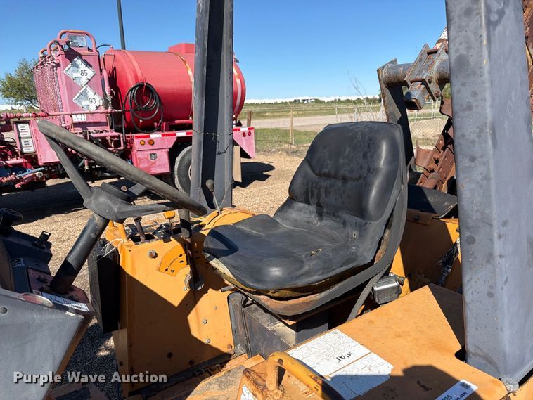 image for item EP7885 2000 Case 560 trencher