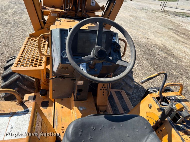 image for item EP7885 2000 Case 560 trencher