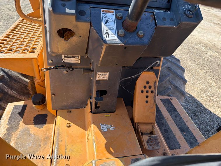 image for item EP7885 2000 Case 560 trencher