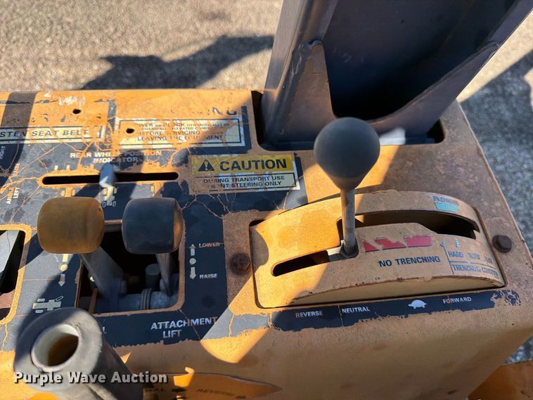 image for item EP7885 2000 Case 560 trencher