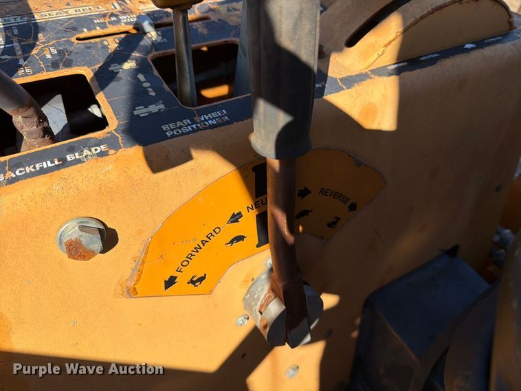 image for item EP7885 2000 Case 560 trencher