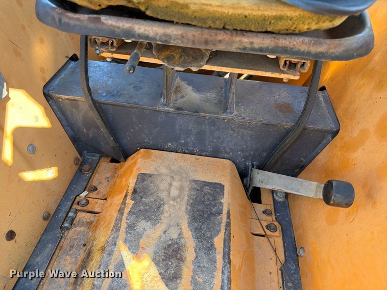 image for item EP7885 2000 Case 560 trencher