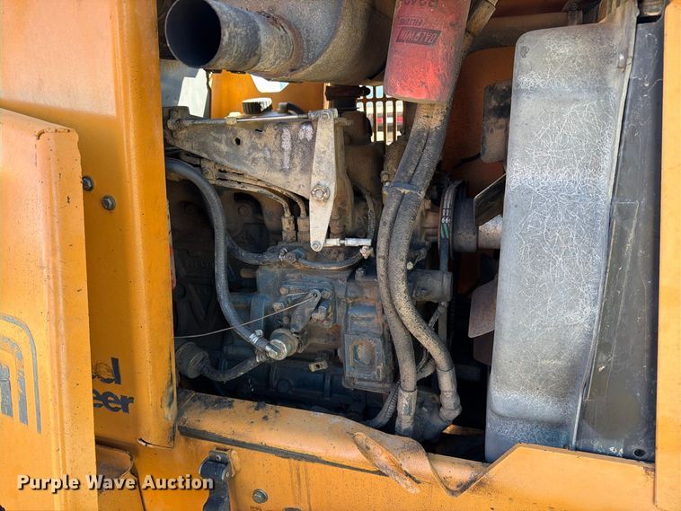 image for item EP7885 2000 Case 560 trencher