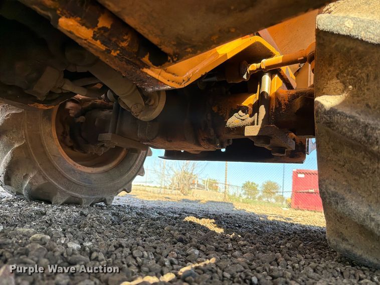 image for item EP7885 2000 Case 560 trencher