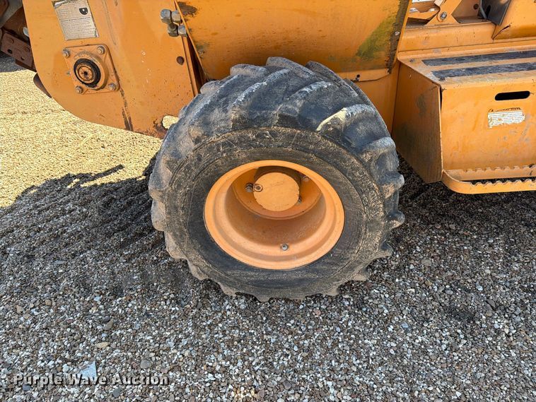 image for item EP7885 2000 Case 560 trencher