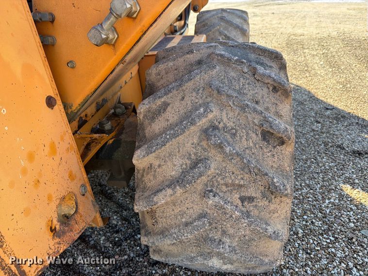 image for item EP7885 2000 Case 560 trencher