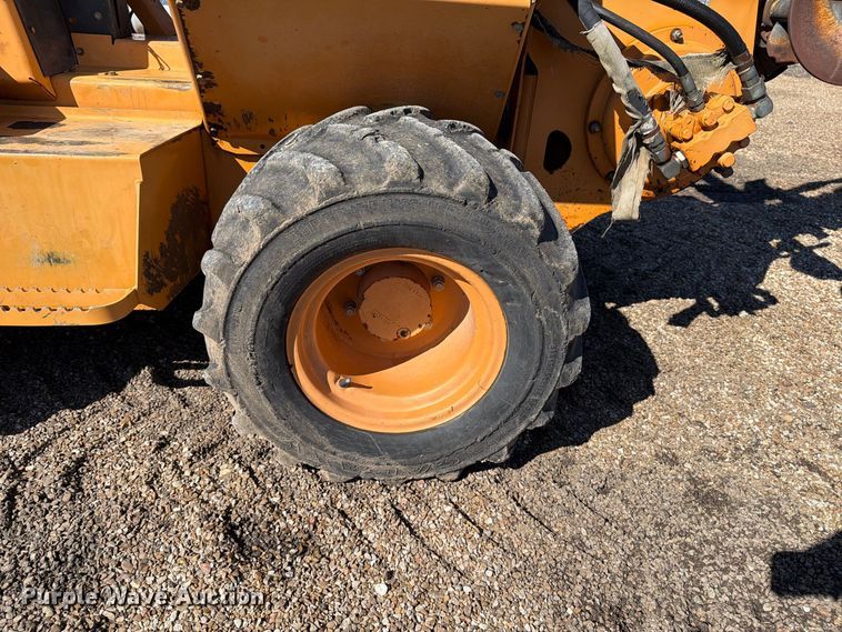 image for item EP7885 2000 Case 560 trencher