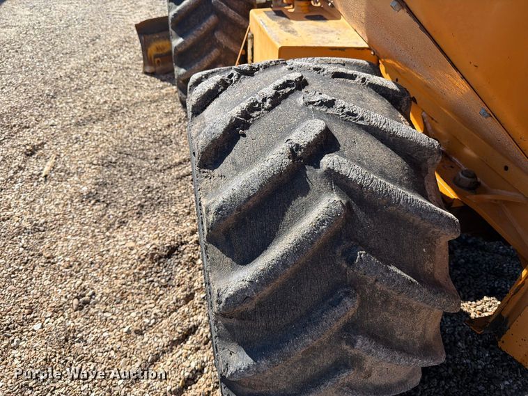 image for item EP7885 2000 Case 560 trencher