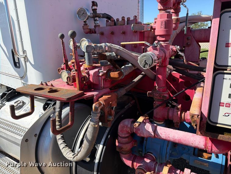 image for item EP7886 2012 Hernco oilfield acidizing pump truck bed