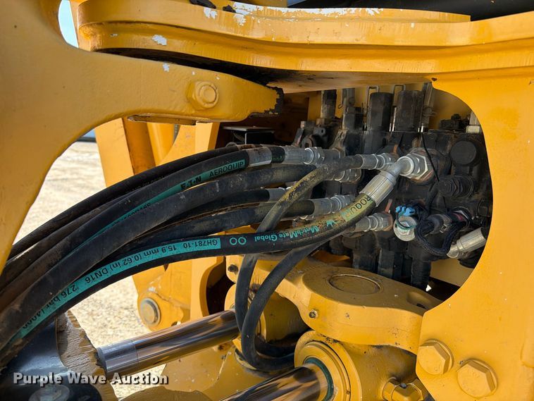 image for item EP7889 2015 John Deere 310SK backhoe