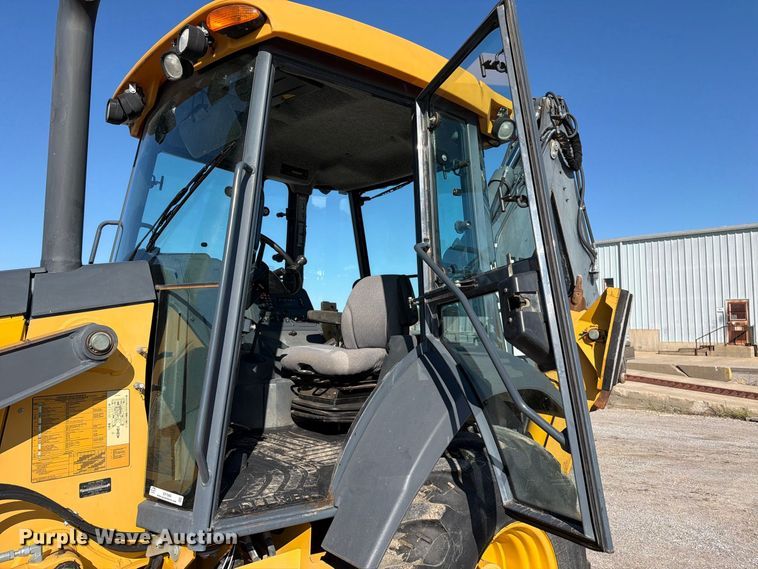 image for item EP7889 2015 John Deere 310SK backhoe