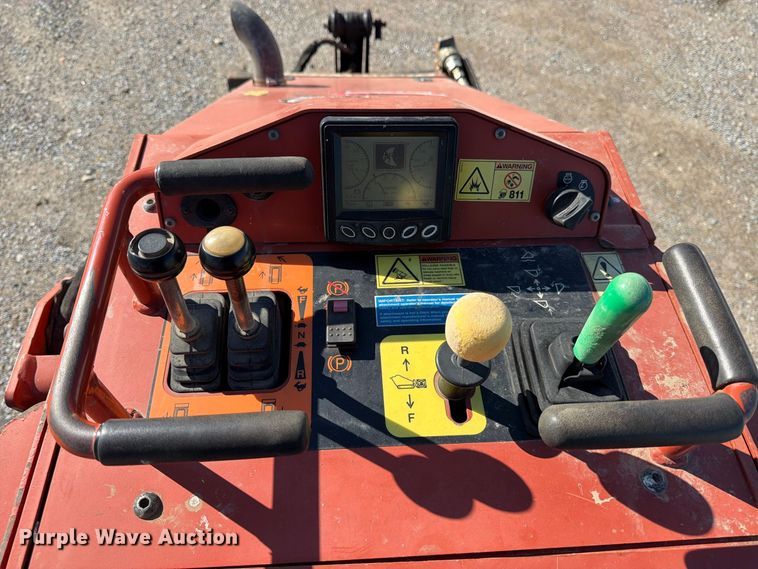 image for item EP7893 2015 Ditch Witch SK850 compact utility loader