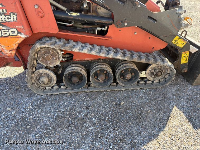 image for item EP7893 2015 Ditch Witch SK850 compact utility loader