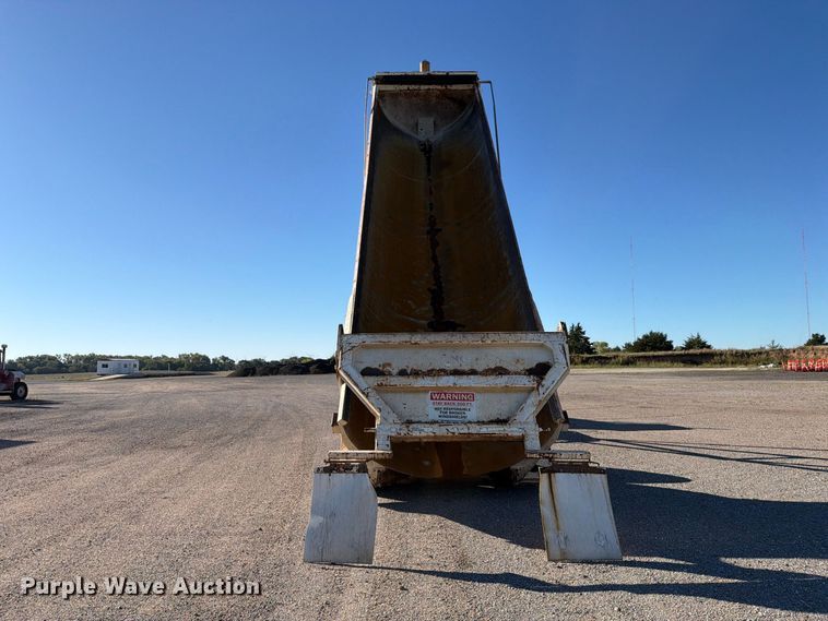 image for item EP7898 2005 Ranco Anvil end dump trailer