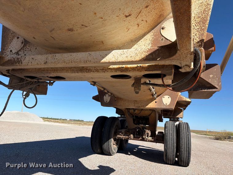 image for item EP7898 2005 Ranco Anvil end dump trailer