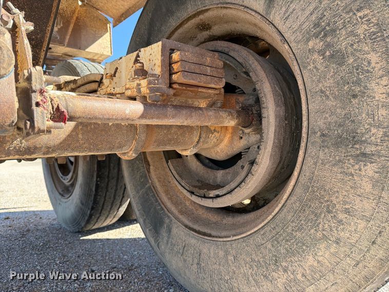 image for item EP7898 2005 Ranco Anvil end dump trailer