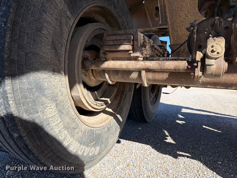 image for item EP7898 2005 Ranco Anvil end dump trailer