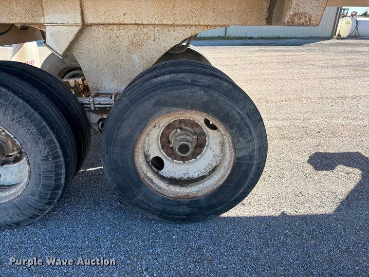 image for item EP7898 2005 Ranco Anvil end dump trailer