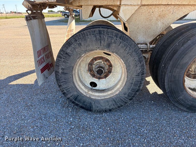 image for item EP7898 2005 Ranco Anvil end dump trailer
