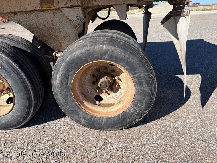 image for item EP7898 2005 Ranco Anvil end dump trailer
