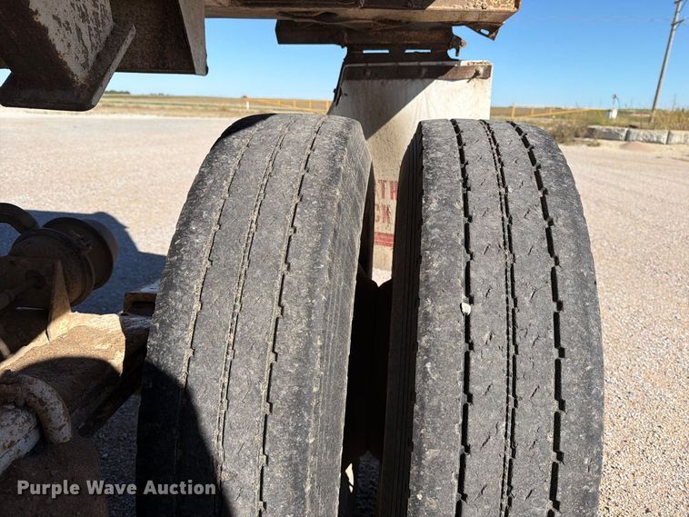 image for item EP7898 2005 Ranco Anvil end dump trailer