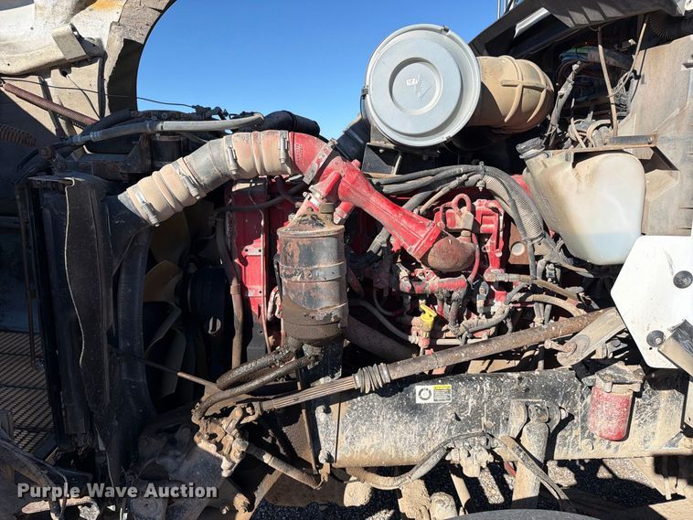 image for item EP7899 2005 Kenworth T800 semi truck