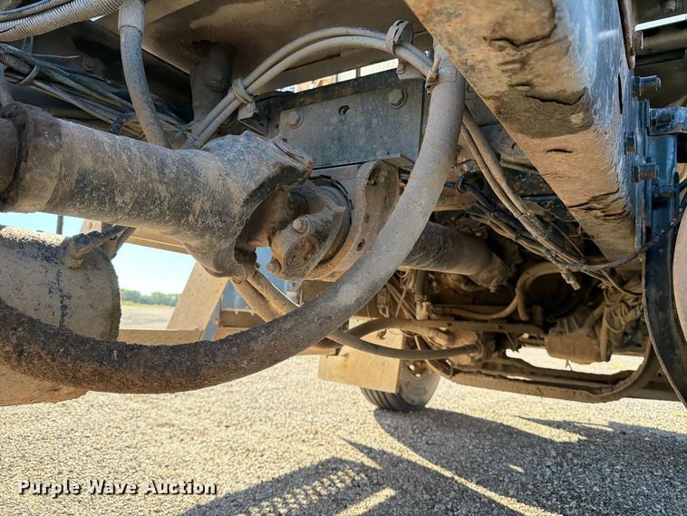 image for item EP7899 2005 Kenworth T800 semi truck