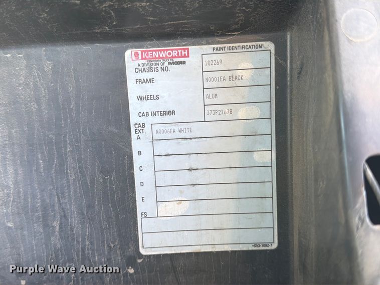 image for item EP7899 2005 Kenworth T800 semi truck