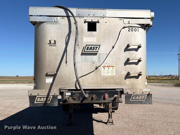 image for item EP7900 2009 East end dump trailer