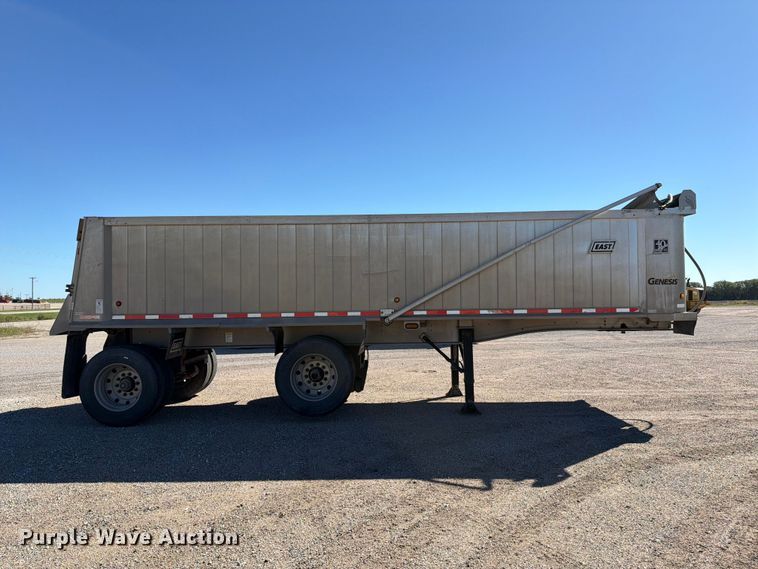 image for item EP7900 2009 East end dump trailer