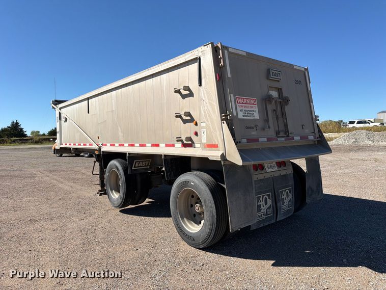 image for item EP7900 2009 East end dump trailer