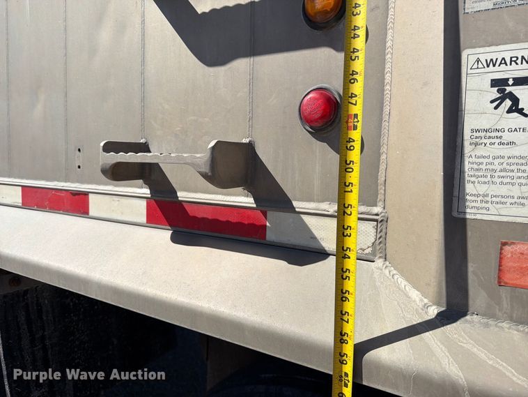 image for item EP7900 2009 East end dump trailer