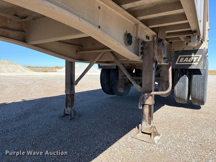 image for item EP7900 2009 East end dump trailer