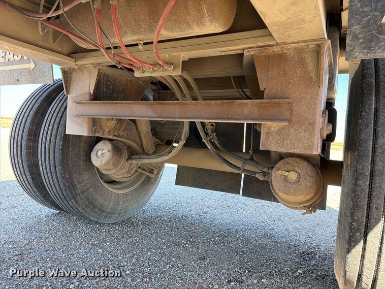 image for item EP7900 2009 East end dump trailer