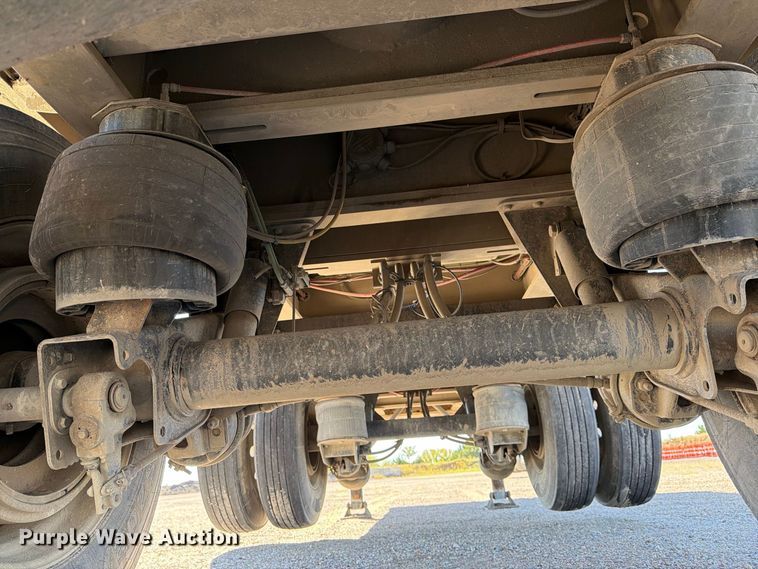 image for item EP7900 2009 East end dump trailer